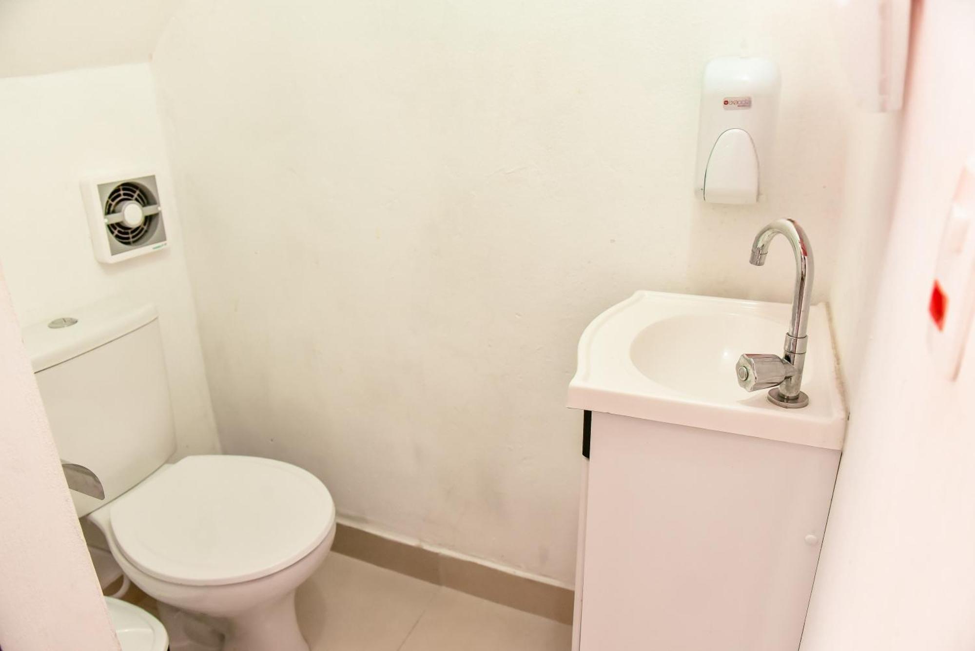 Chalés por temporada no Villagio Santa Mônica, em Caraguatatuba Habitación foto